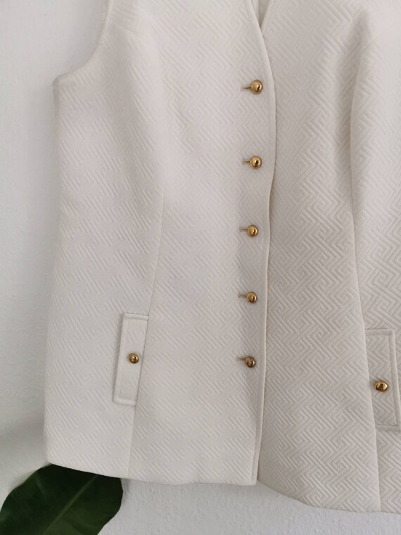 Vintage suit, 1970's 1960's white geometric flare… - image 8
