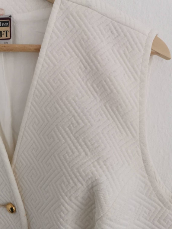 Vintage suit, 1970's 1960's white geometric flare… - image 9