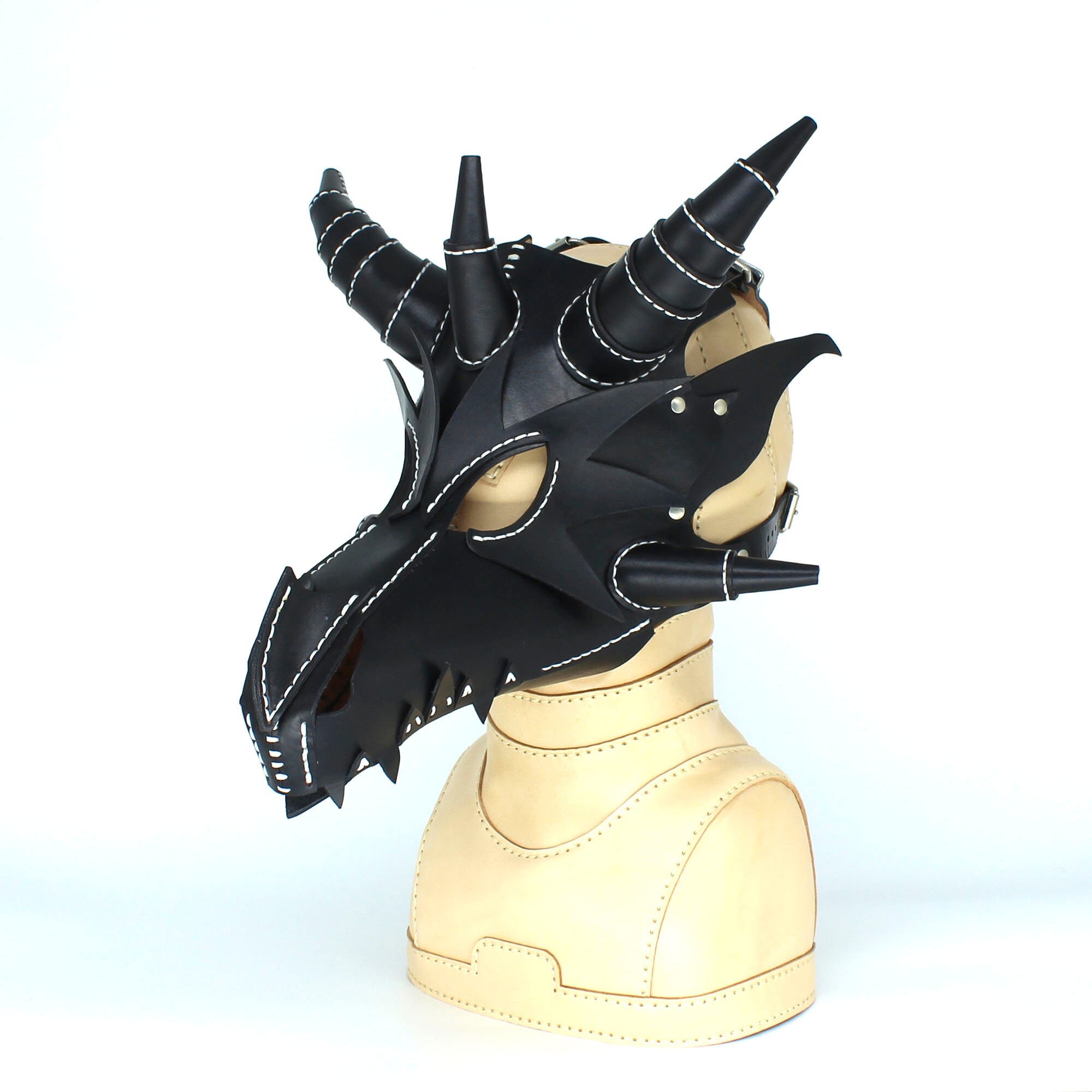 No.271 オーダーマスク　ハンドメイド　和柄　龍×黒　ドラゴン　おまとめ割 革製のドラゴンマスク - Etsy 日本