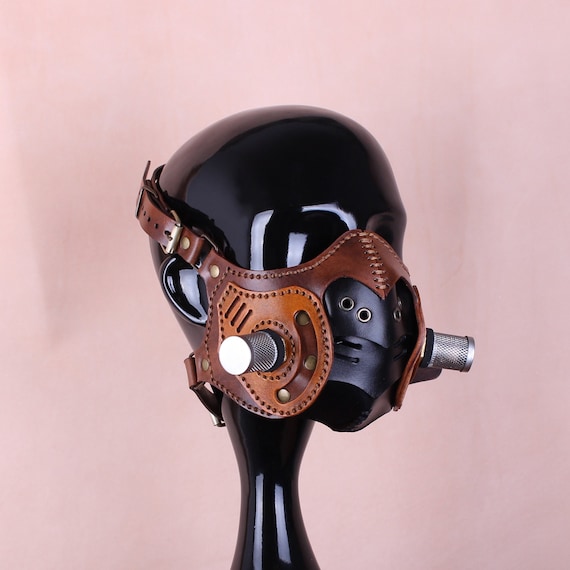 battle scarred football helmet Boeke