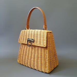 EXCELLENT Salvatore Ferragamo GANCINI Vintage Wicker Straw Leather Top Handle Designer Bag