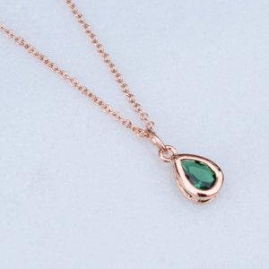 Rose Gold und Smaragd Teardrop Birthstone Halskette, Smaragd Grün Halskette, Anhänger Halskette, Rose Gold Halskette, Brautschmuck