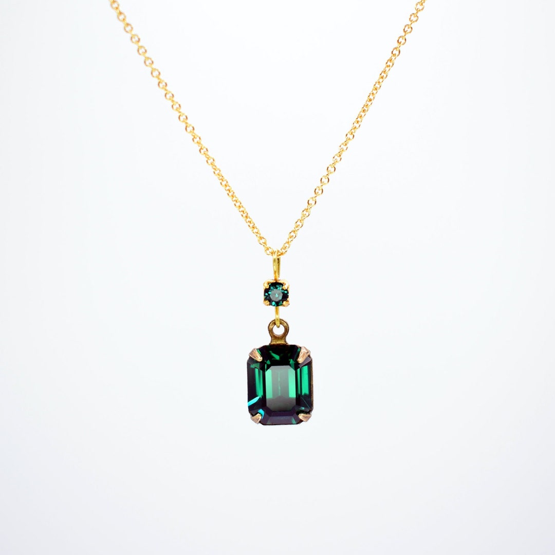 Emerald Green and Gold Pendant Necklace Vintage Inspired - Etsy UK