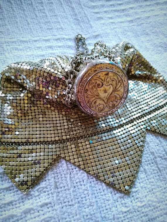 1920's Whiting and Davis 'Miser' purse