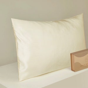 40 x 80 cm silk pillowcase 22 momme, hoop closure High-quality silk bed linen Gift idea 80 x 80 cm/60 x 80 cmcream white Bild 1