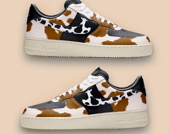 Handgeschilderde Air Force 1-sneakers met koeprint, westernstijl