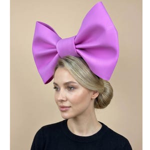 Rosa rosetthårband, överdimensionerat sött håraccessoar, iögonfallande festivalhuvudbonad, rave-outfit, flickig stil