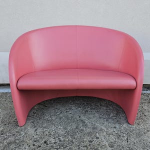 Postmodern Sofa or a Loveseat in pink leather designed by Massimo and Lella Vignelli for Poltrona Frau // Made in Italy in 1989