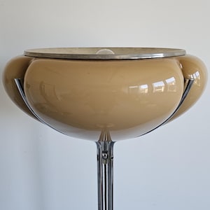 Quadrifoglio Stehlampe entworfen von Harvey Guzzini, hergestellt von Meblo // Made in Jugoslawien in den 1960er Jahren