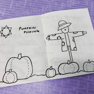Mini libro da colorare di Halloween stampabile