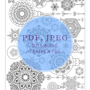 Puede incluir: Una plantilla de mandala imprimible en blanco y negro con una variedad de dise&ntilde;os de adornos navide&ntilde;os y copos de nieve. La plantilla est&aacute; etiquetada como "Plantillas de dibujo PDF, JPEG".