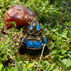 Buddha Statues Pyramid Yoga Meditation Crystal Pyramid with Obsidian,Buddha Crystal Pyramid,Metaphysical Energy Crystal
