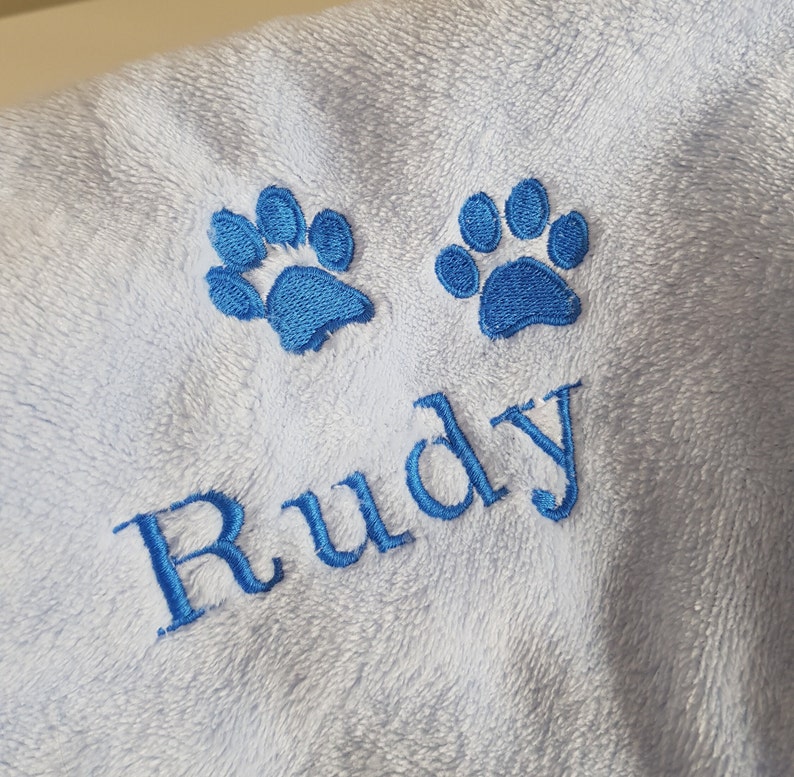 Personalised, embroidered dog/cat puppy/kitten blanket. Can be plain, with paw print only or with paw print and your pet's name. image 5