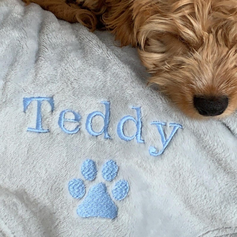 Personalised, embroidered dog/cat puppy/kitten blanket. Can be plain, with paw print only or with paw print and your pet's name. image 2