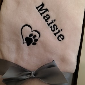 Personalised, embroidered dog/cat puppy/kitten blanket. Can be plain, with paw print only or with paw print and your pet's name. image 4