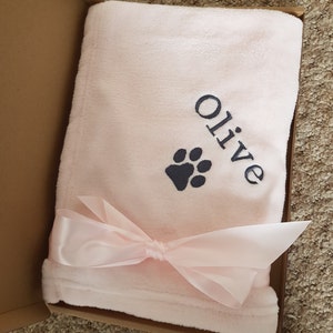 Personalised, embroidered dog/cat puppy/kitten blanket. Can be plain, with paw print only or with paw print and your pet's name. image 7