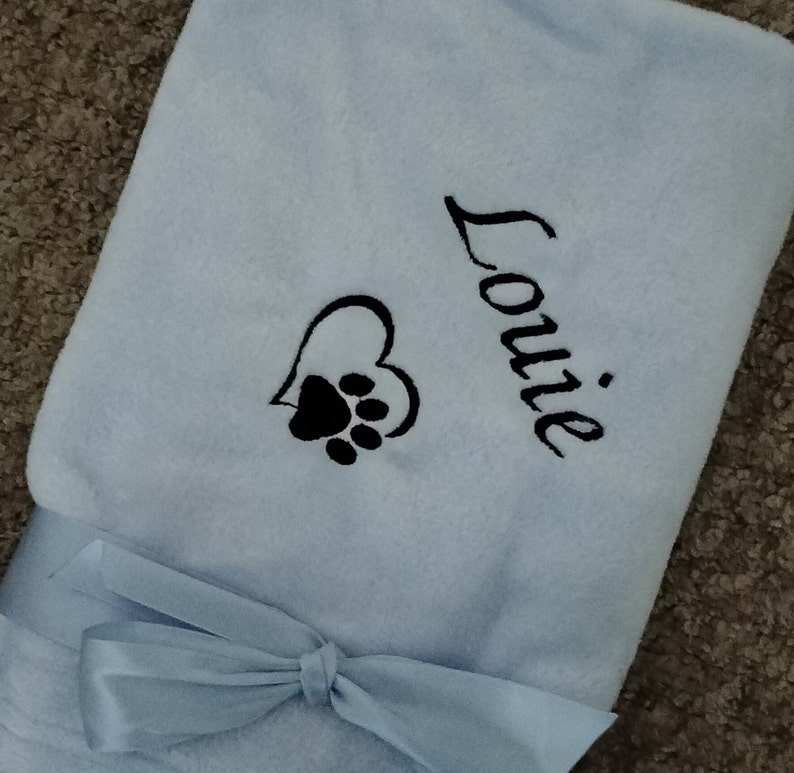 Personalised, embroidered dog/cat puppy/kitten blanket. Can be plain, with paw print only or with paw print and your pet's name. image 6