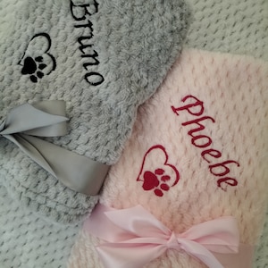 Personalised, embroidered dog/cat puppy/kitten blanket. Can be plain, with paw print only or with paw print and your pet's name.