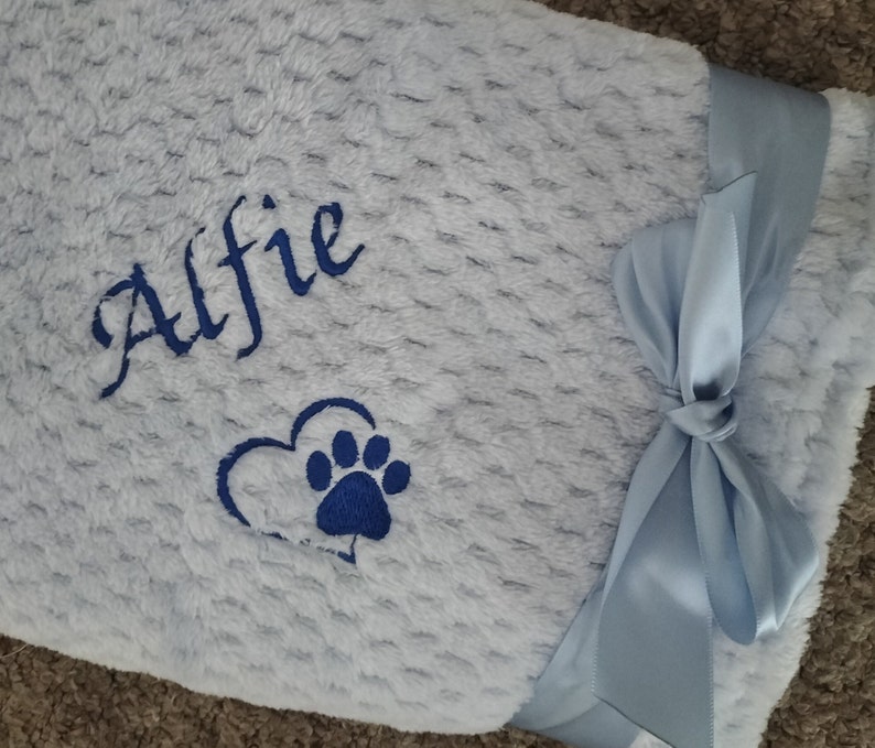 Personalised, embroidered dog/cat puppy/kitten blanket. Can be plain, with paw print only or with paw print and your pet's name. image 4