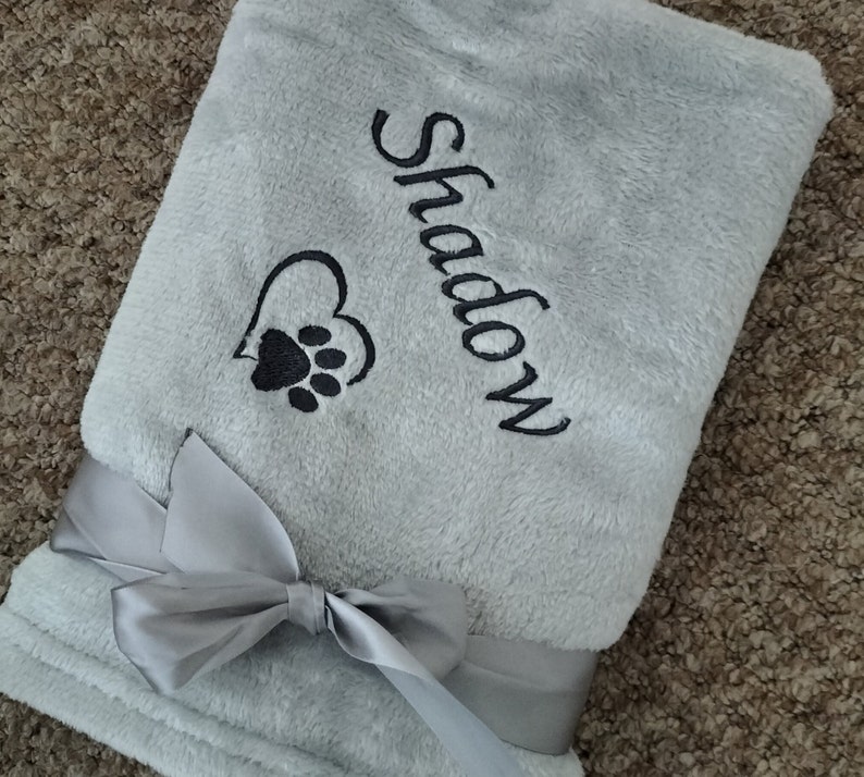 Personalised, embroidered dog/cat puppy/kitten blanket. Can be plain, with paw print only or with paw print and your pet's name. image 7