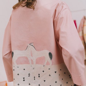 Blouse sleeve three-fourths, feminine V neckline cream, off-white, medium gray, beige, powder pink a set with Poetic Horses Sanyu inspired image 1