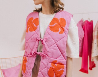 Quilted vintage vest, red poppies pattern on a pink background, organic cotton, pockets, trim, tied ribbons