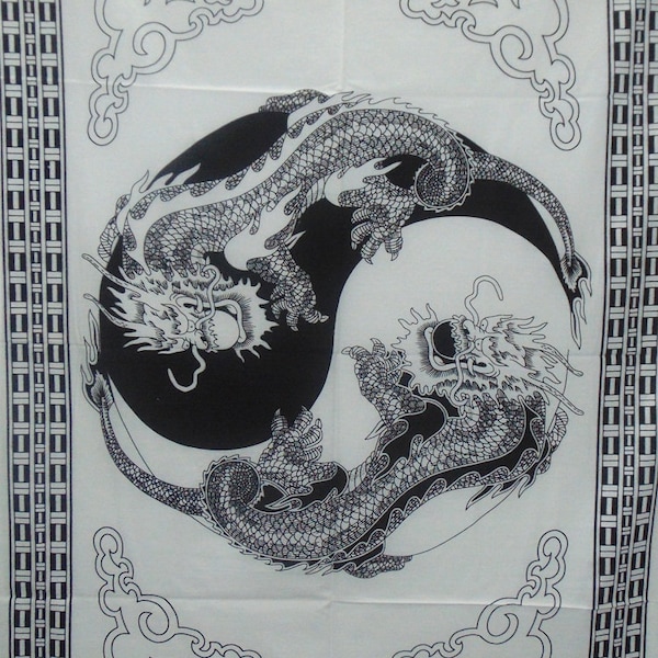 Tapisserie de dragon noir et blanc Yin Yang 40 x 30 pouces Tenture murale en coton Boho Décoration d'intérieur Art indien