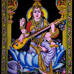 Tapiz de lentejuelas de la diosa india Maa Saraswathi, tapiz bohemio para colgar en la pared, póster decorativo para el hogar, étnico, religioso