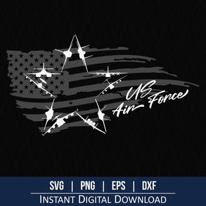 Könnte beinhalten: Schwarz-weiß Grafikdesign mit der US-Flagge und einer sternförmigen Anordnung von Kampfflugzeugen. Die Worte "US Air Force" sind in einer stilisierten Schrift geschrieben. Der untere Teil des Bildes enthält Dateitypoptionen und "SOFORTIGER DIGITALER DOWNLOAD".
