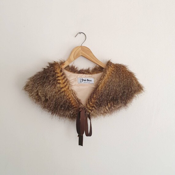 Faux fur collar