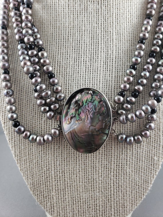 Collier Ancien En Argent Massif Et Camées Nacre - Longueur Mi-longue - Occasion Vintage