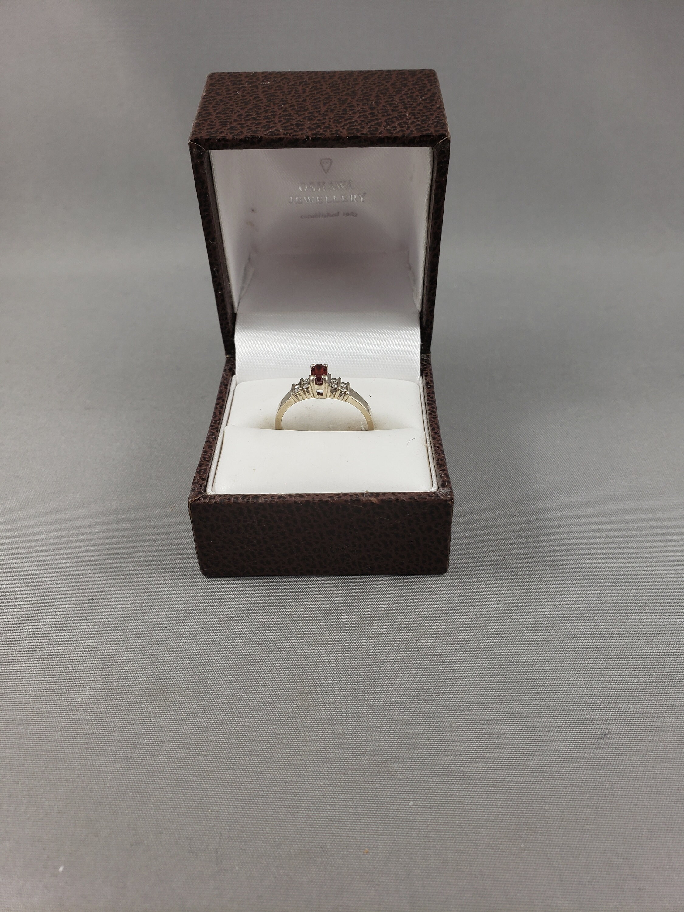 Second hand white shop gold engagement rings