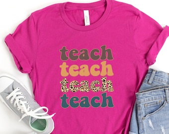 Retro Leopard Teach Shirt, Retro Teach Shirt, Retro Teach T Shirt, Insegnante Raglan, Camicia Insegnante Retrò, Camicie Leopardo Insegnante
