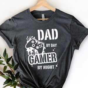 Dad By Day Gamer By Night T-Shirt , Dad Level Unlocked Gamer Shirt , Retro Gaming Gift T- shirt ,Father&#39;s Day Gift, Funny Daddy Gamer