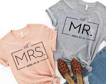 Mr and Mrs Shirt, Wedding Party T-shirt, Honeymoon Shirt,Wedding Shirt,Wife and Hubs Shirts, Just Married Shirts, Matching Couple Shirt