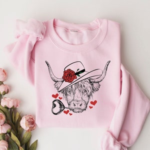 Highland Cow Valentines Day Shirt,Valentines Day Shirts For Woman,Heart Shirt,Cute Valentine Shirt,Valentines Day Gift,Valentines Gift