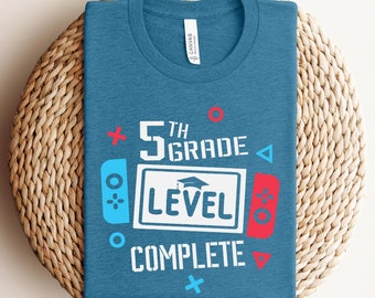 5 ° livello di grado completato, camicia di laurea del giocatore, magliette di laurea della scuola, camicia di ragazze dei ragazzi del giocatore, magliette di corrispondenza di classe personalizzate, Game Over