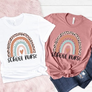 Camicia infermiera della scuola, camicia infermiera, regalo infermiera, camicia infermiera divertente, studente infermieristico, laureato infermieristico, regalo infermiera scolastica, camicia insegnante, RN Tee