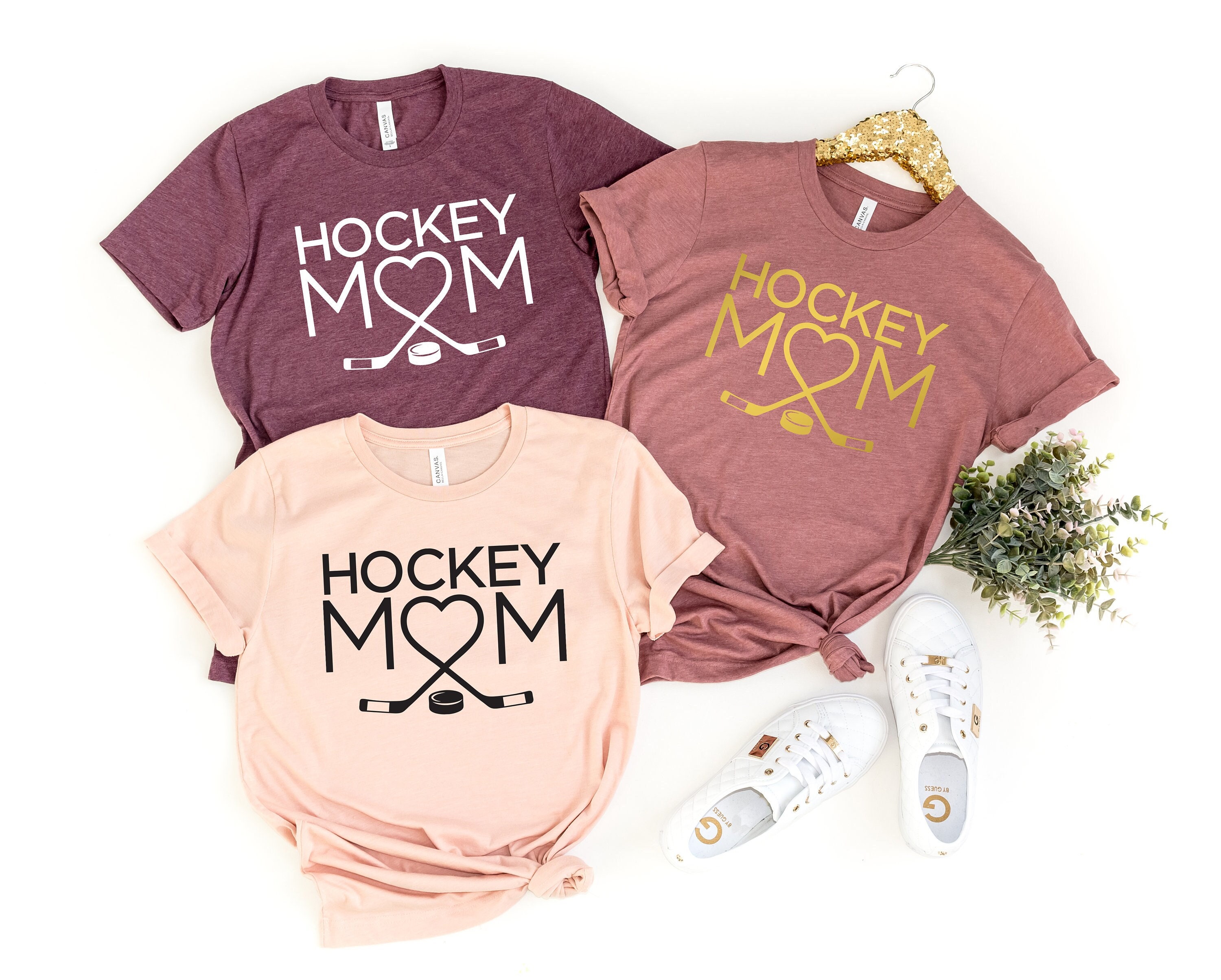 Hockey Mom Shirt \ Mother's Day Gift \ Sports Shirt \ Sportive Mom Shirt \ Gift for Player Mom \ Hockey Player Gift \ Hockey Lover Mom