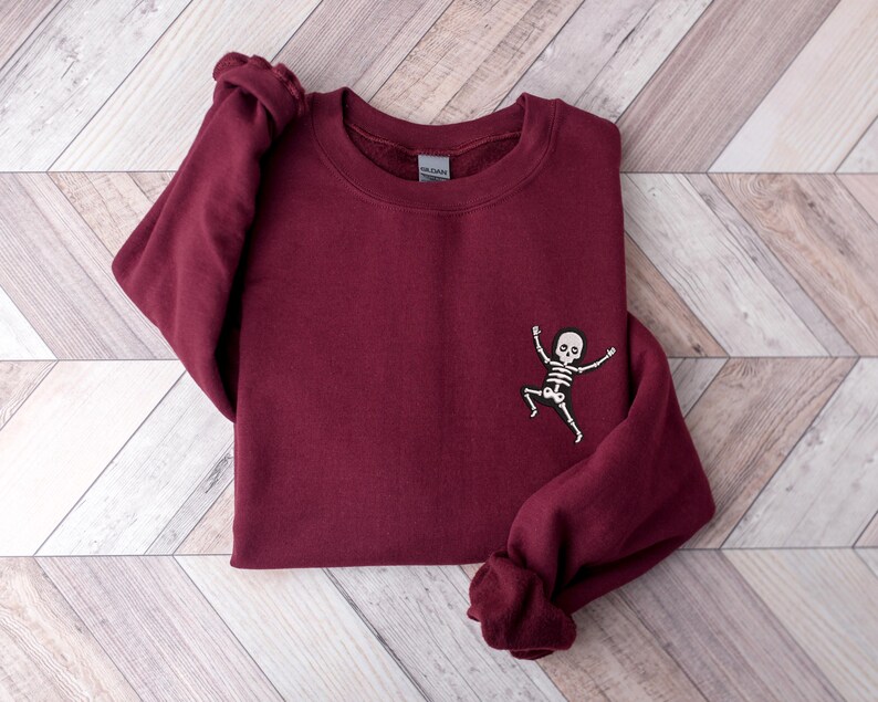 Besticktes Skeleton Sweatshirt, gesticktes Halloween Shirt, lustiges Skeleton Sweatshirt, lustiges Halloween Shirt, Halloween Sweatshirt Bild 3