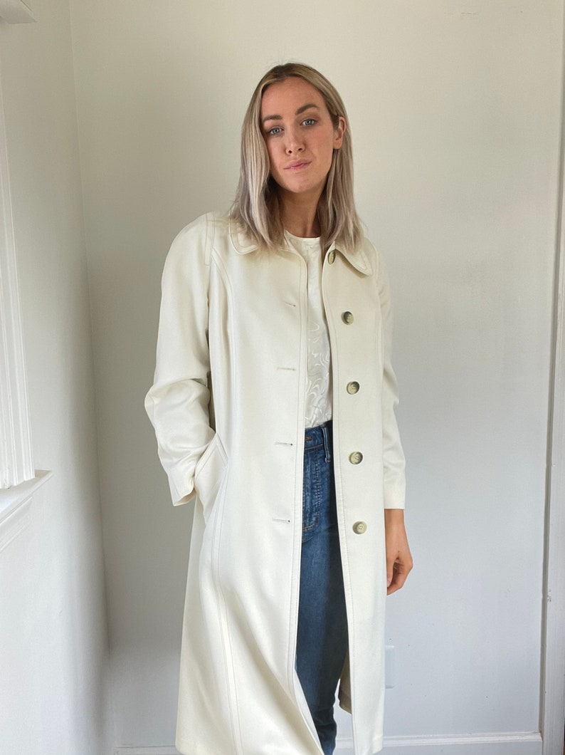 1960s1970s Vintage London Fog White Coat
