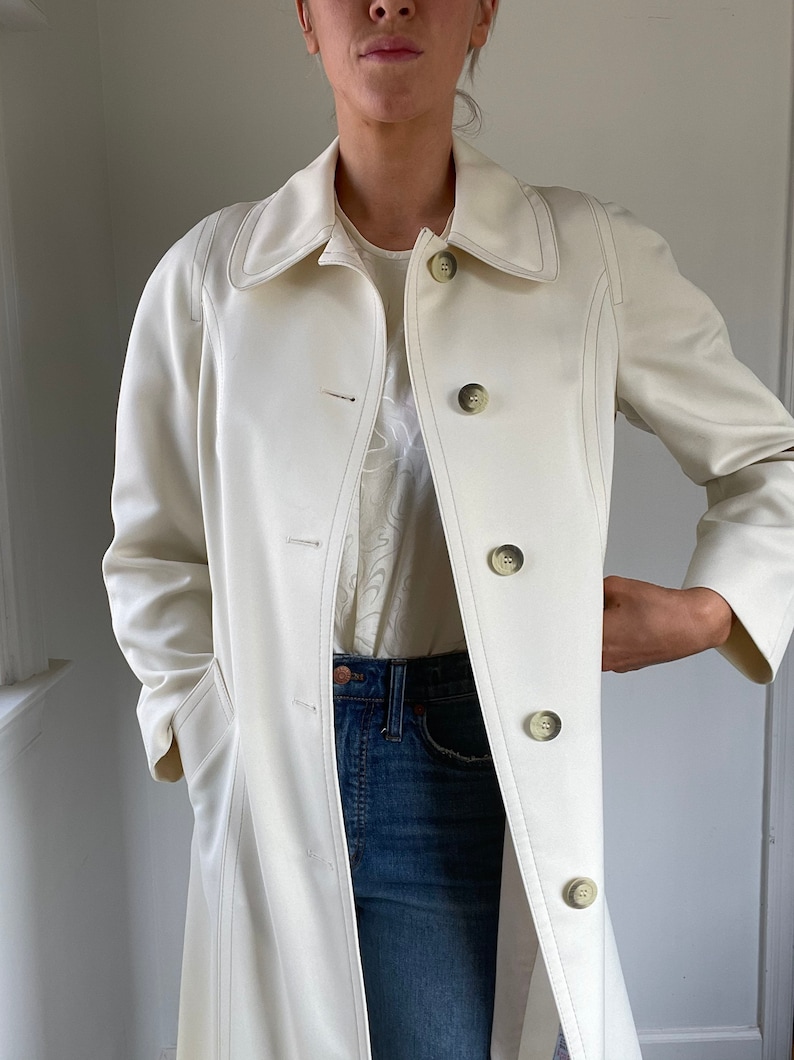 1960s1970s Vintage London Fog White Coat