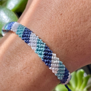 Pura Vida style Linhasita flat woven narrow bracelet with waxed polyester cording