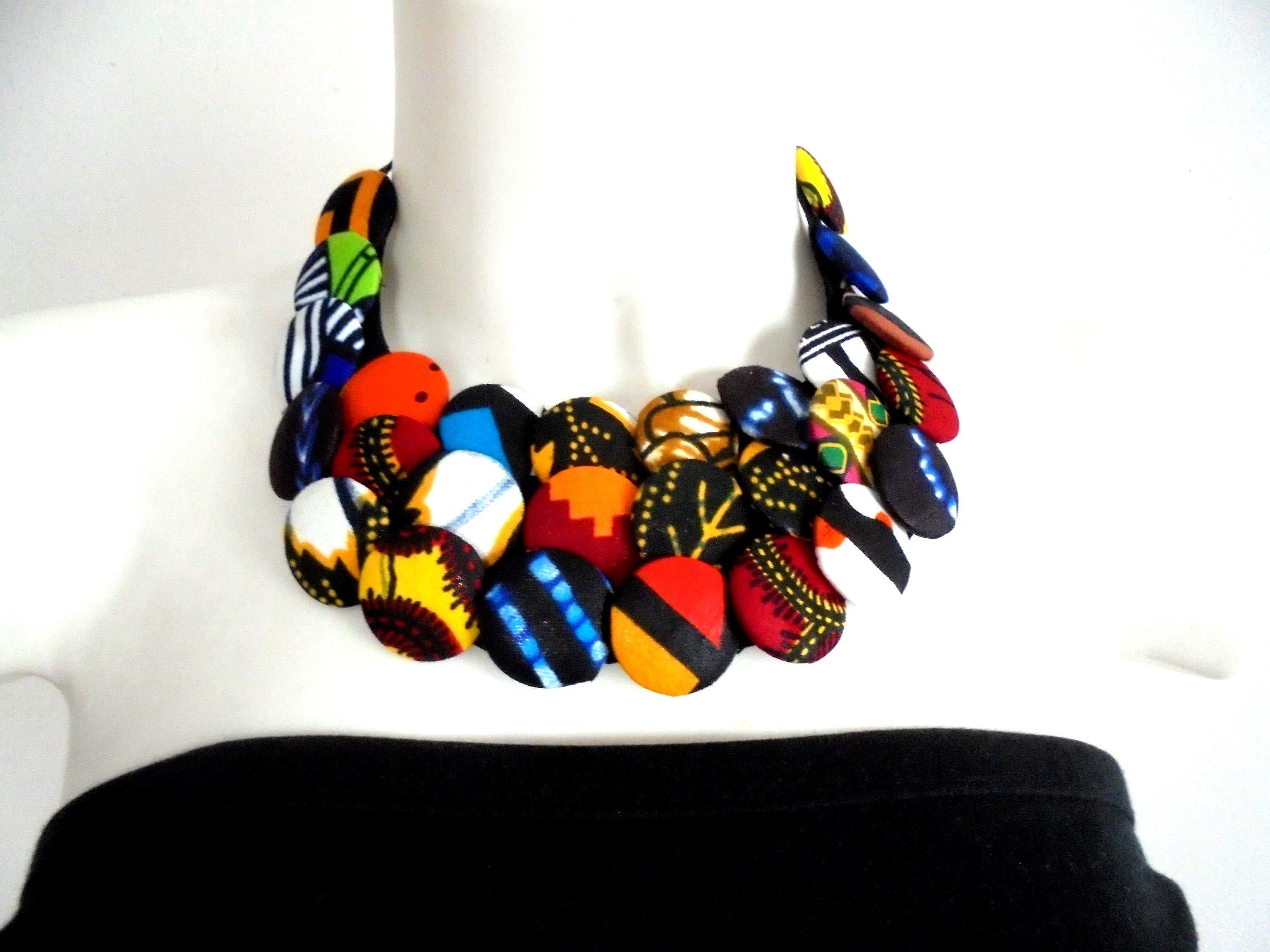 Sautoir collier long femme fantaisie fleur et pétales vertes