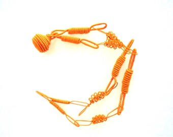 collana africana con filo
