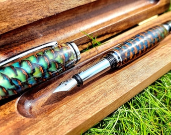 Handmade Fountain Pen with Epoxy Resin and Pine Cones - Unique and Personalized Gift