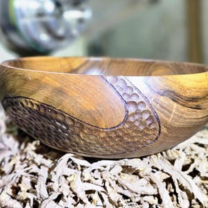 Hand-Carved Walnut Wood Decorative Bowl – Textured Artisan Centerpiece – Handmade Rustic Home Decor (21cm / 8.26”)
