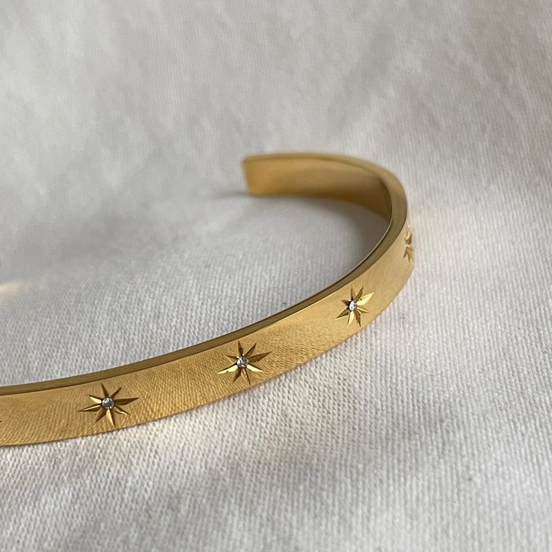 Manchette Cz North Star, manchette en or mince, bracelet minimal, bracelet manchette large, bracelet jonc-pas de décoloration, bracelet déclaration, bracelets empilables image 6