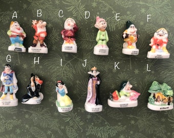 French beans - Miniature Disney Snow white figurines Vintage Snow White