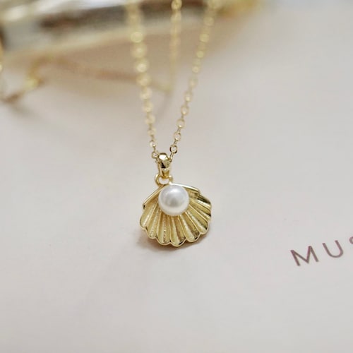Pearl Seashell Pendant Necklace 14K 
